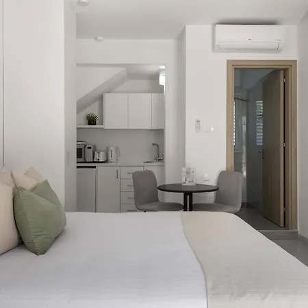 Phaedrus Living: Alkminis Seaside *