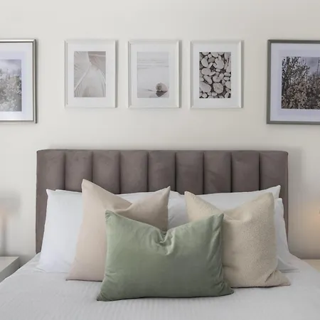 Phaedrus Living: Alkminis Seaside Apartment *