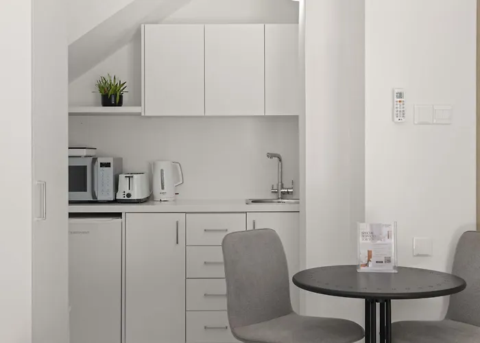 Phaedrus Living: Alkminis Seaside